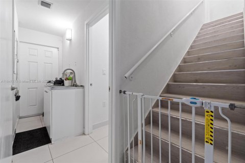 Townhouse in Homestead, Florida 4 bedrooms, 142.6 sq.m. № 1848396 - photo 9