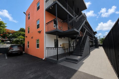 Appartement à louer à Miami, Floride: 2 chambres, 58.99 m2 № 2181092 - photo 10