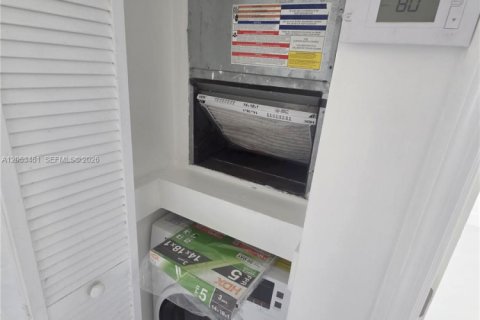 Appartement à louer à Miami, Floride: 2 chambres, 58.99 m2 № 2181092 - photo 8