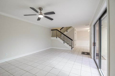 Touwnhouse à louer à Vero Beach, Floride: 2 chambres, 105.91 m2 № 2385532 - photo 12
