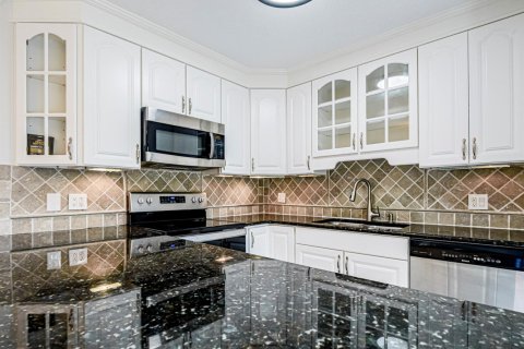 Touwnhouse à louer à Vero Beach, Floride: 2 chambres, 105.91 m2 № 2385532 - photo 16
