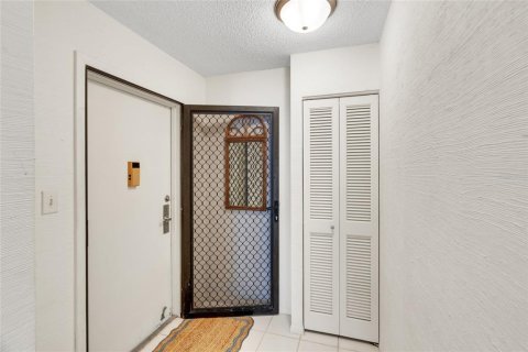 Copropriété à vendre à Sarasota, Floride: 2 chambres, 119.47 m2 № 2196291 - photo 8
