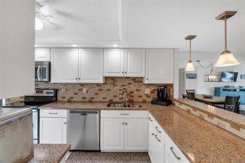Copropriété à vendre à Sarasota, Floride: 2 chambres, 119.47 m2 № 2196291 - photo 16