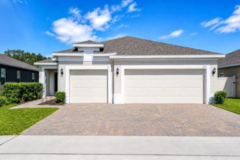House in Groveland, Florida 4 bedrooms, 176.51 sq.m. № 2165959