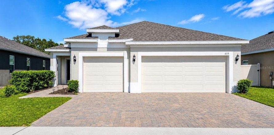 House in Groveland, Florida 4 bedrooms, 176.51 sq.m. № 2165959