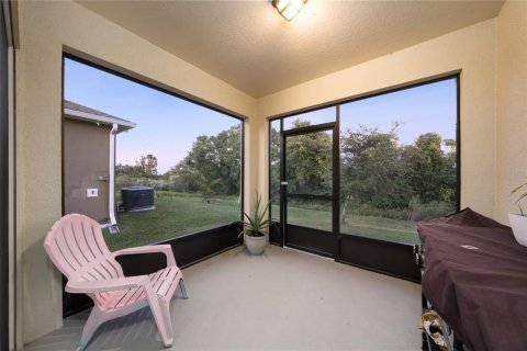 House in Groveland, Florida 4 bedrooms, 176.51 sq.m. № 2165959 - photo 22