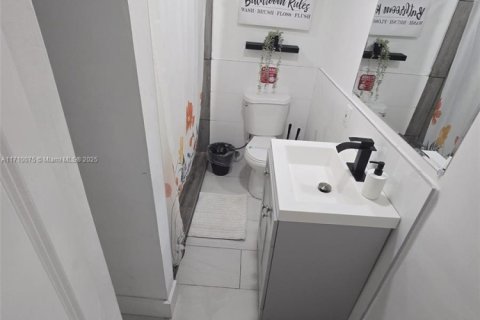 Casa en alquiler en Miami, Florida, 2 dormitorios, 139.35 m2 № 1872585 - foto 10