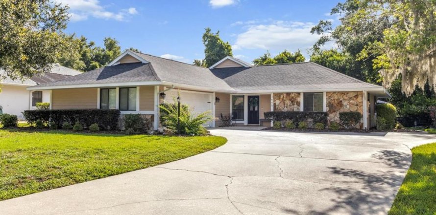 Villa ou maison à Crystal River, Floride 3 chambres, 185.71 m2 № 1853849