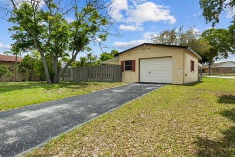 Villa ou maison à vendre à Lake Wales, Floride: 2 chambres, 154.96 m2 № 2142381 - photo 8