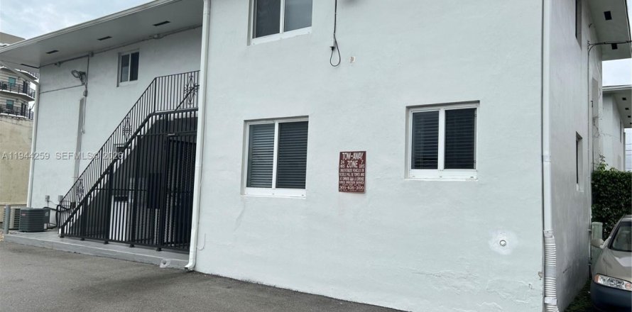 Condo in Miami, Florida, 1 bedroom  № 2000684