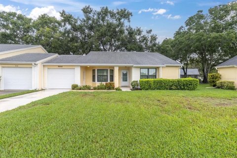 Copropriété à vendre à New Port Richey, Floride: 2 chambres, 124.02 m2 № 1917229 - photo 1