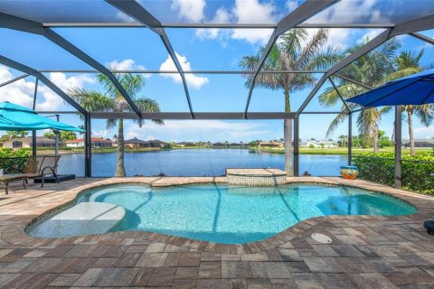 House in Punta Gorda, Florida 3 bedrooms, 189.52 sq.m. № 1877304 - photo 3