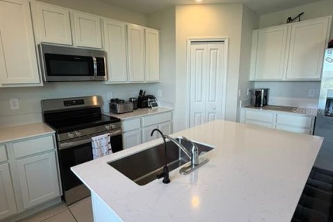 Villa ou maison à louer à Eagle Lake, Floride: 5 chambres, 231.51 m2 № 2424021 - photo 5