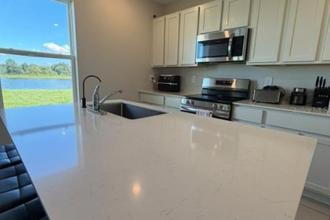 Villa ou maison à louer à Eagle Lake, Floride: 5 chambres, 231.51 m2 № 2424021 - photo 6