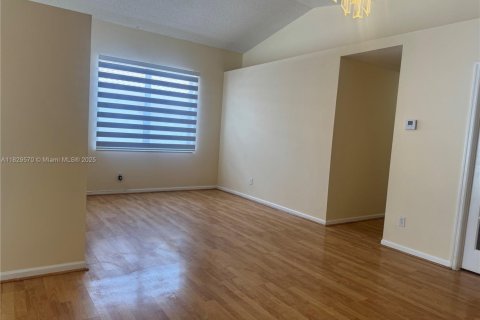 House in Miramar, Florida 4 bedrooms, 137.22 sq.m. № 1804169 - photo 18