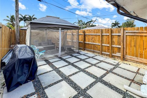 House in Davie, Florida 3 bedrooms, 180.23 sq.m. № 2043738 - photo 26