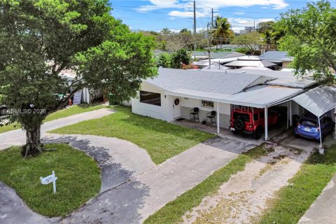 House in Davie, Florida 3 bedrooms, 180.23 sq.m. № 2043738 - photo 4