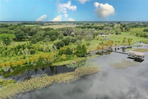 House in Haines City, Florida 4 bedrooms, 340.12 sq.m. № 2125233