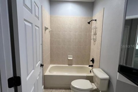 Villa ou maison à louer à Kissimmee, Floride: 3 chambres, 150.22 m2 № 2148985 - photo 11