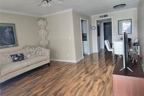 House in Clearwater, Florida 1 bedroom, 55.09 sq.m. № 1793284 - photo 2