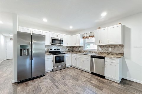 Villa ou maison à vendre à Tavares, Floride: 3 chambres, 114.27 m2 № 1845077 - photo 12
