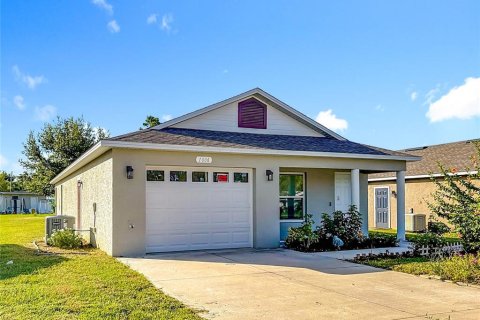 Villa ou maison à vendre à Tavares, Floride: 3 chambres, 114.27 m2 № 1845077 - photo 1