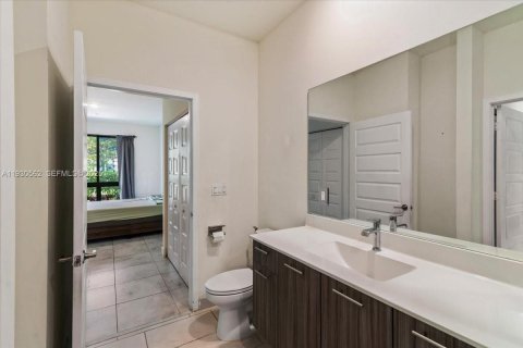 Copropriété à vendre à Doral, Floride: 2 chambres, 104.89 m2 № 1990415 - photo 12