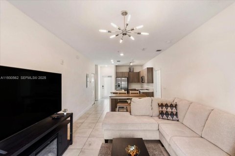 Copropriété à vendre à Doral, Floride: 2 chambres, 104.89 m2 № 1990415 - photo 4