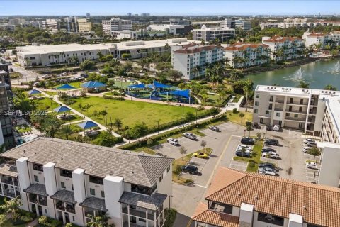 Copropriété à vendre à Doral, Floride: 2 chambres, 104.89 m2 № 1990415 - photo 27