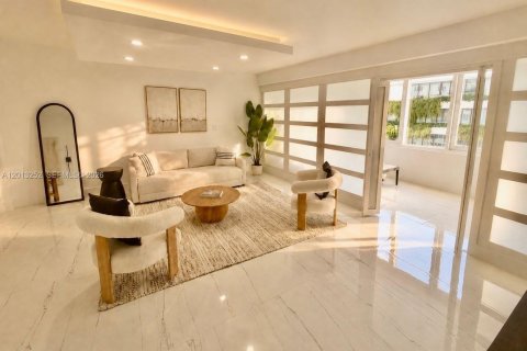 Condominio en alquiler en Miami Beach, Florida, 1 dormitorio, 70.61 m2 № 2075631 - foto 10