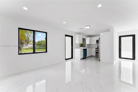 Casa en alquiler en Goulds, Florida, 3 dormitorios, 126.53 m2 № 2009952 - foto 3