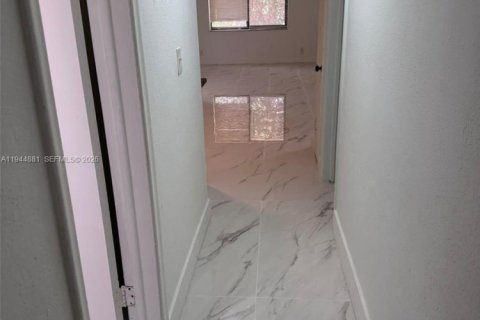 Apartment in Fort Lauderdale, Florida 2 bedrooms, 92.9 sq.m. № 2001418 - photo 6