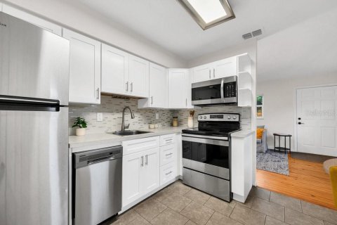 House in Lakeland, Florida 2 bedrooms, 70.51 sq.m. № 1879109 - photo 9