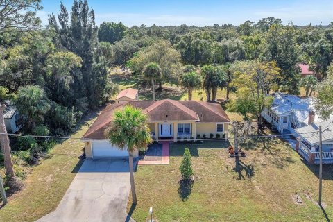House in LaBelle, Florida 3 bedrooms, 145.58 sq.m. № 1561442 - photo 1
