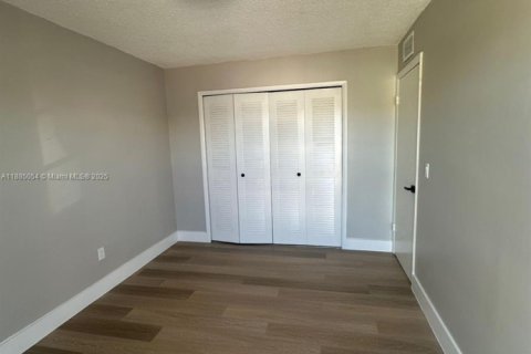 Copropriété à vendre à Miami, Floride: 2 chambres, 65.59 m2 № 1930528 - photo 15