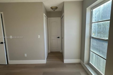 Copropriété à vendre à Miami, Floride: 2 chambres, 65.59 m2 № 1930528 - photo 13