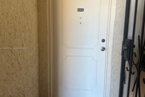 Copropriété à vendre à Miami, Floride: 2 chambres, 65.59 m2 № 1930528 - photo 3