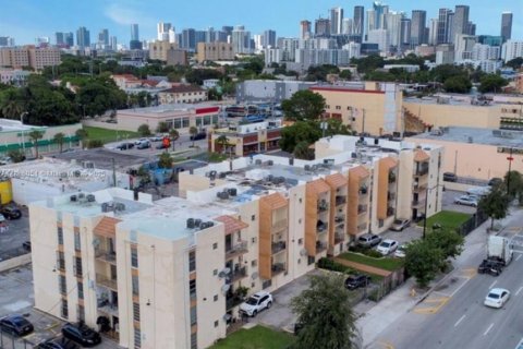 Copropriété à vendre à Miami, Floride: 2 chambres, 65.59 m2 № 1930528 - photo 2