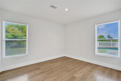House in Coral Springs, Florida 5 bedrooms, 195.37 sq.m. № 1857360 - photo 21