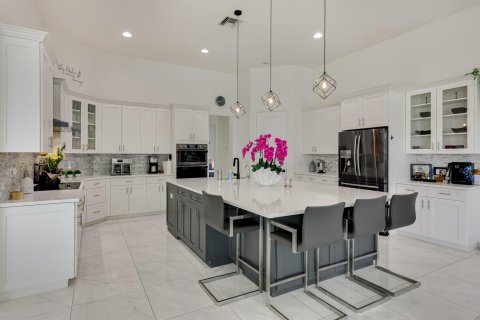 House in West Palm Beach, Florida 4 bedrooms, 389.35 sq.m. № 2247598 - photo 9