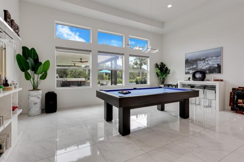 House in West Palm Beach, Florida 4 bedrooms, 389.35 sq.m. № 2247598 - photo 17