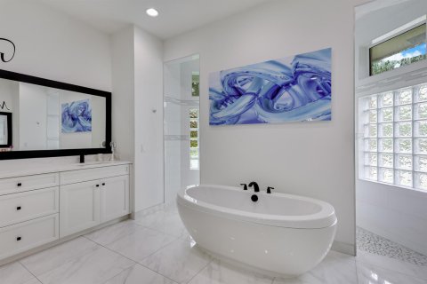 House in West Palm Beach, Florida 4 bedrooms, 389.35 sq.m. № 2247598 - photo 23