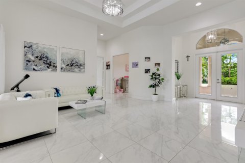 House in West Palm Beach, Florida 4 bedrooms, 389.35 sq.m. № 2247598 - photo 5