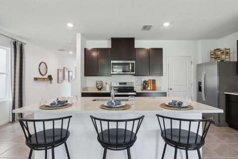 House in BERRY BAY in Wimauma, Florida 4 bedrooms, 214.14 sq.m. № 1547202 - photo 4