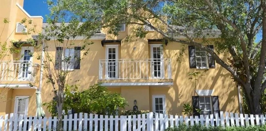 Condo in Tampa, Florida, 2 bedrooms № 1870228