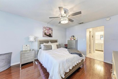 Condo in Tampa, Florida, 2 bedrooms  № 1870228 - photo 8
