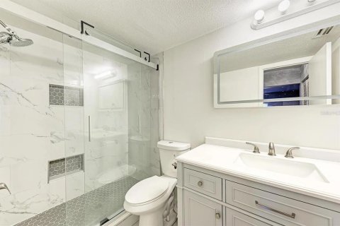 Condo in Tampa, Florida, 2 bedrooms  № 1870228 - photo 12