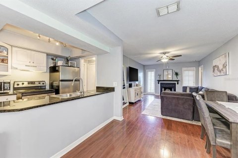 Condo in Tampa, Florida, 2 bedrooms  № 1870228 - photo 5