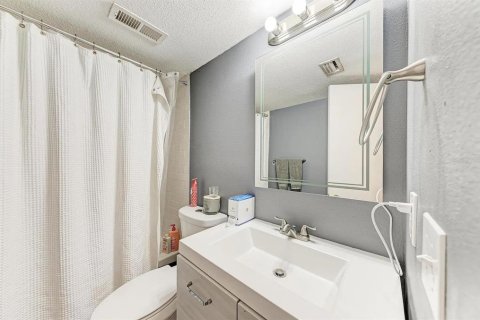 Condo in Tampa, Florida, 2 bedrooms  № 1870228 - photo 14