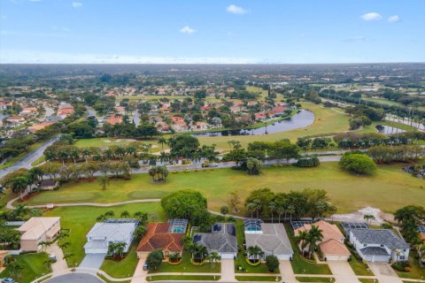 House in Lake Worth, Florida 4 bedrooms, 216.37 sq.m. № 1116954 - photo 1